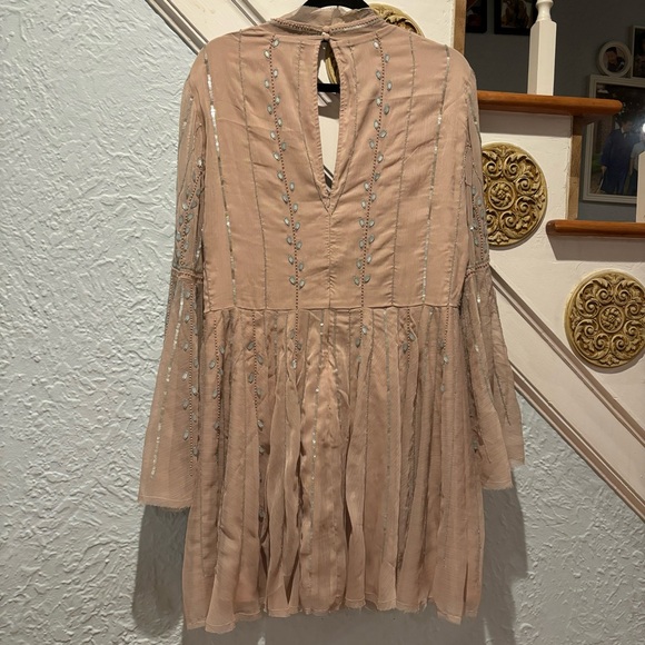 Beaded V Neck Dress - Picture 5 of 7